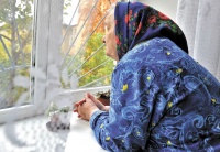 Елена Рогова проверила условия проживания пожилых жителей Нижнеломовского района